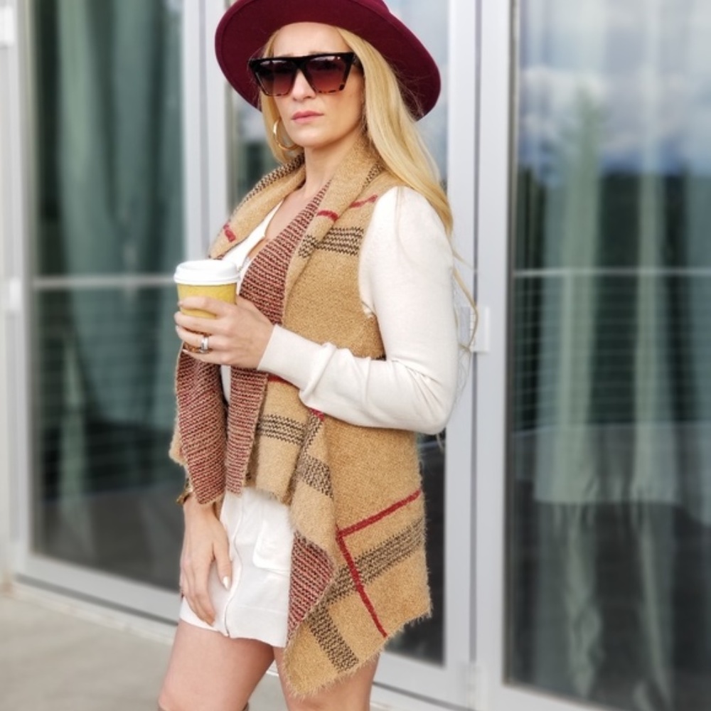 Plaid Print Fuzzy Knit Vest - Picture 4 of 5